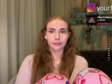 Bongacams Adult Webcams of -VikkiL0vesCheese-