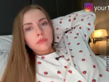 Bongacams Nude Webcam of -VikkiL0vesCheese-