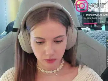 Bongacams Adult Video Chat of -VikkiL0vesCheese-