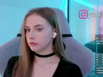 Bongacams Adult Webcams of -VikkiL0vesCheese-