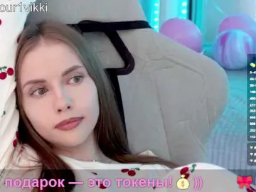Bongacams Watch Live Sex Cams of -VikkiL0vesCheese-