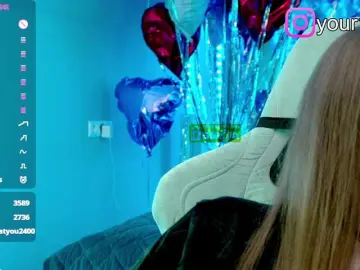 Bongacams Free Porn Cam of -VikkiL0vesCheese-