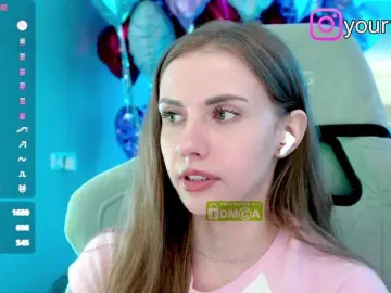 Bongacams Free Live Porn of -VikkiL0vesCheese-