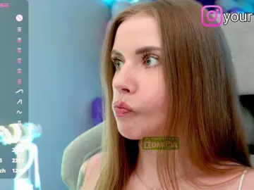 Bongacams Watch Live Sex Cams of -VikkiL0vesCheese-