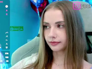 Bongacams Free Live Porn of -VikkiL0vesCheese-