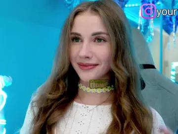 Bongacams Adult Video Chat of -VikkiL0vesCheese-