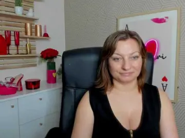 Bongacams Free Porn Cam of angelaLove13