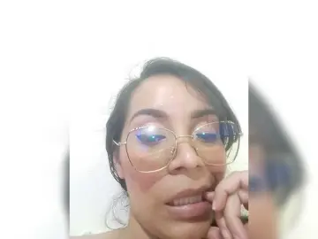 Bongacams Watch Live Sex Cams of Pussyhairy13