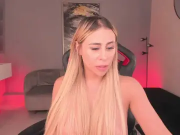 Bongacams Nude Webcam of KylieeCooper