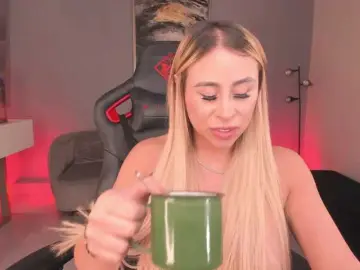 Bongacams Free Live Porn of KylieeCooper