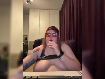 Bongacams Adult Webcam of Smarties6300