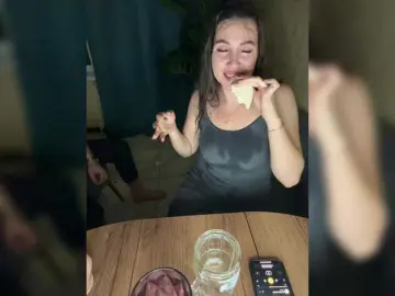 Bongacams Sex Cam of SladenkieVmeste