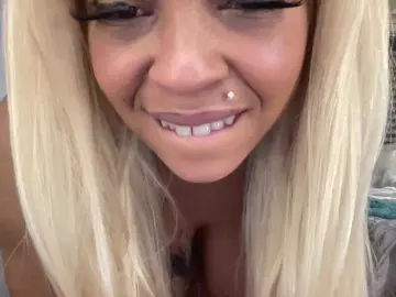 Bongacams Live Porn of CocaNutt