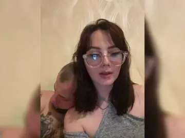 Bongacams Sex Cam of CrystalAndDavis