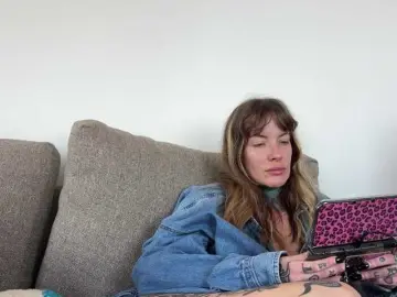 Bongacams Watch Live Sex Cams of iiixbostonxiii