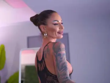 Bongacams Best live sex cam show of RaquelleVon