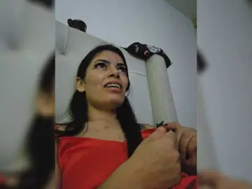 Bongacams Watch Live Sex Cams of Estefani-R