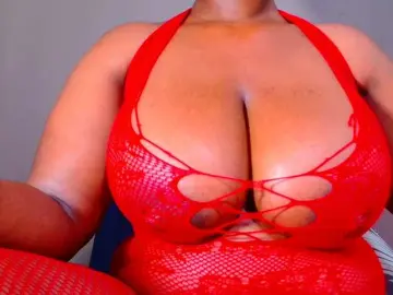 Bongacams Sex Cam of BUSTYDIAMOND