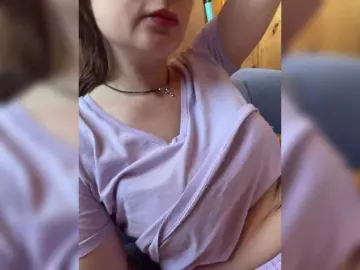 Bongacams Watch Live Sex Cams of CreamRaspberrya
