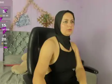 Bongacams Free Porn Cam of BadraSaadi