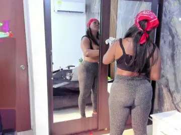 Bongacams Best Webcam of LauraSaenz01