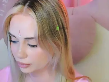 Blonde babe milf cams