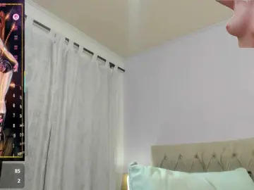 Bongacams Nude Webcam of lucy-hott