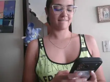 Housewife babe milf cams