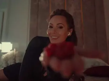 Dildo play milf cams
