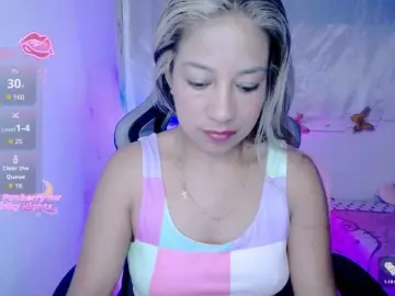 Bongacams Sex Cam of ninatinydoll