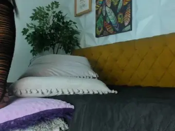 Hellen-Sky, a 26 y.o. milf cams model of bongacams