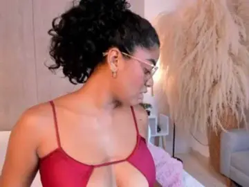 Bongacams Live Porn of CarlyMonroee