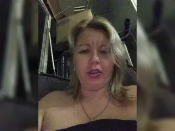 Dicksucking milf cams