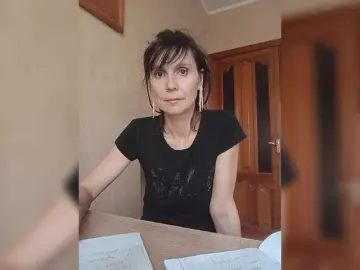 Bongacams Watch Live Sex Cams of Hellenalonenochka