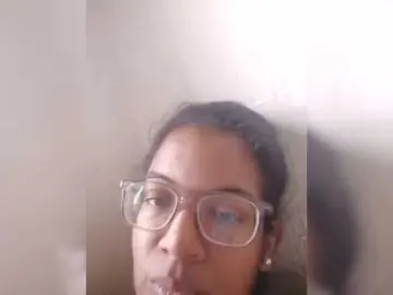 Licking milf cams