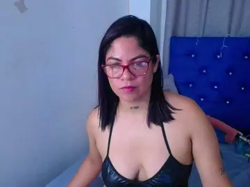 Bongacams Nude Webcam of horny-cougar