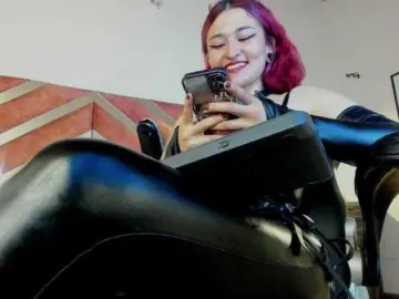 Bongacams Watch Live Sex Cams of madame-ibby