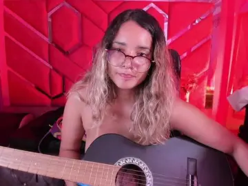 Bongacams Watch Live Sex Cams of OliviaFox