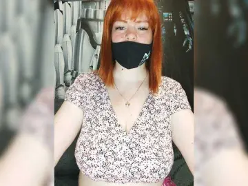 Shaved white milf cams