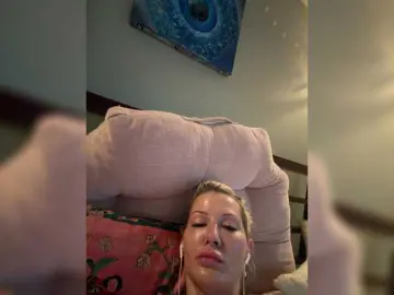 Bongacams Watch Live Sex Cams of Lizxxx22