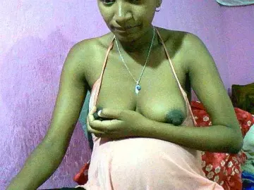 Bongacams Private Sex Chat of Mynah