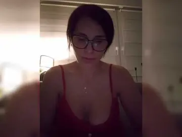 Enjoying milf cams
