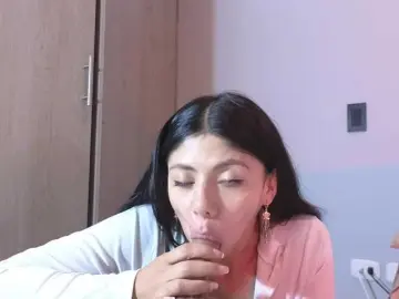 Bongacams Watch Live Sex Cams of Cloesweety