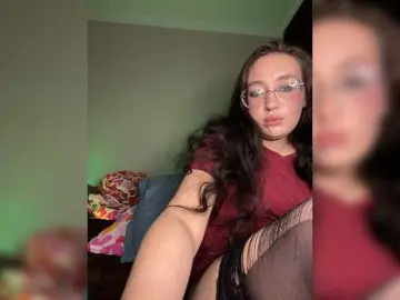 Bongacams Adult Video Chat of -CrystalZ-