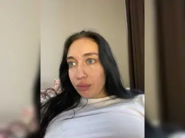 Bongacams Free Live Porn of -CrystalZ-