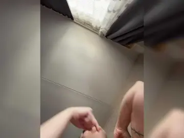 Bongacams Sex Cam of -Hennessy-