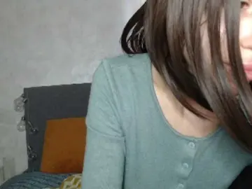 Enjoying milf cams