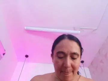 Bongacams Watch Live Sex Cams of Krissbannet