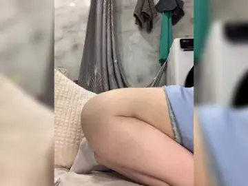 Bongacams Watch Live Sex Cams of LoveLama