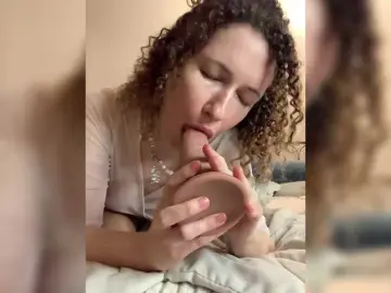 Bongacams Watch Live Sex Cams of LoveLama
